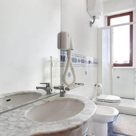 La Tua Casa A Con Parcheggio Privato Per 2 Auto Apartment