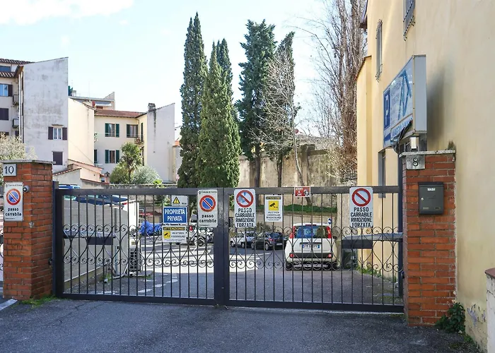 La Tua Casa A Con Parcheggio Privato Per 2 Auto *